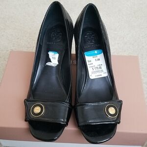 Tory Burch Black and Gold Heels with Elegant Design Size 9.5 Nwt